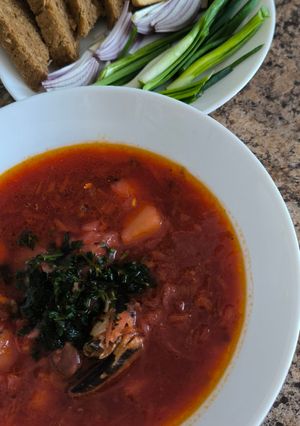 Пісний борщ з квасолею і кількою