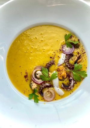 Овощной крем-суп с морепродуктами