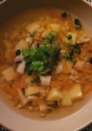 Перловий суп з грибами