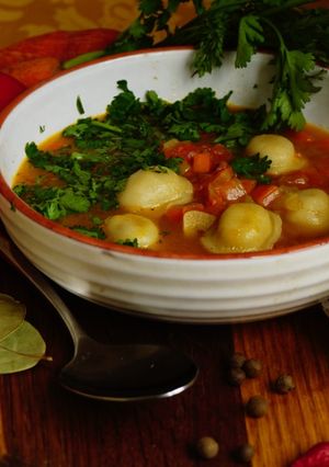 Пельменний суп у східному стилі