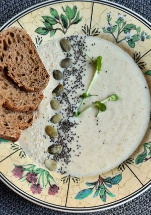 Овочевий крем-суп з броколі, цвітною та патисонами