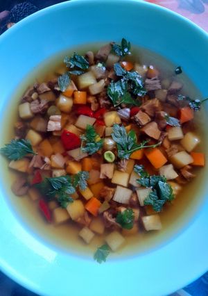 Пісний овочевий суп з білими грибами