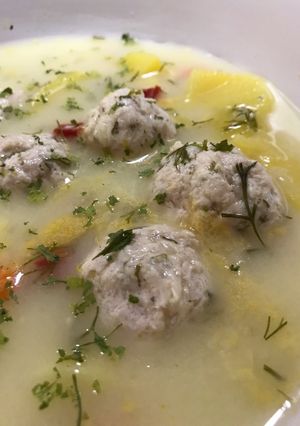 Сирний суп з фрикадельками