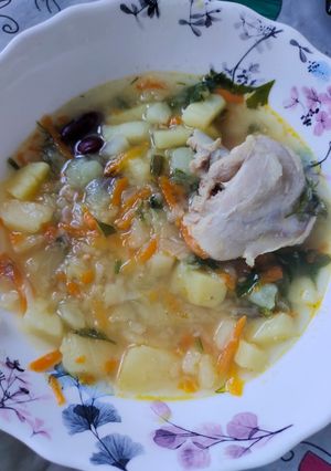 Смачний зимовий капустяно-квасолевий суп