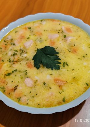 Сирний суп з копченою курячою грудкою