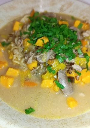 Суп з мівіною