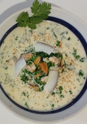 Суп з морським коктейлем