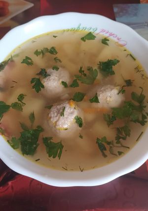 Суп з фрикадельками