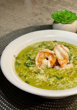 Шпинатно-вершковий крем-суп з креветками