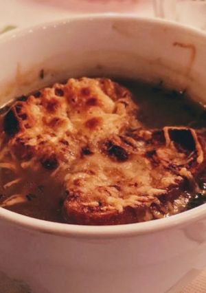 Цибулевий суп / Soupe à l’oignon