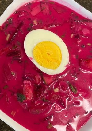 Холодний борщ на айрані