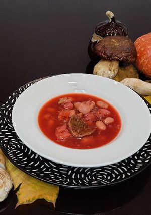 Борщ з білими грибами