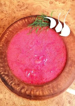 Борщ з молодого червоного бурячка