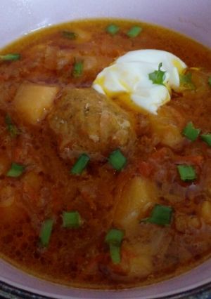 Борщ з фрикадельками