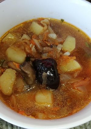 Борщ с черносливом