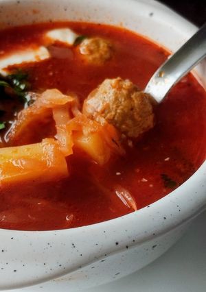Борщ с фрикадельками