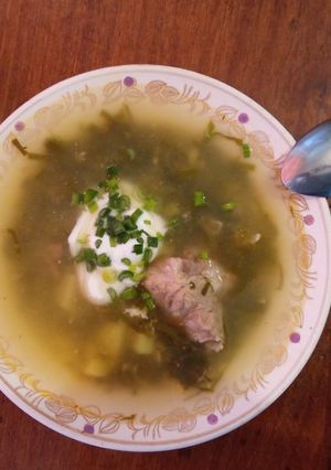 Зелений борщ зі щавлем в мультиварці