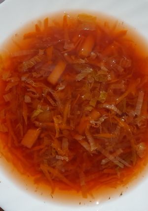 Лёгкий борщ с пекинкой