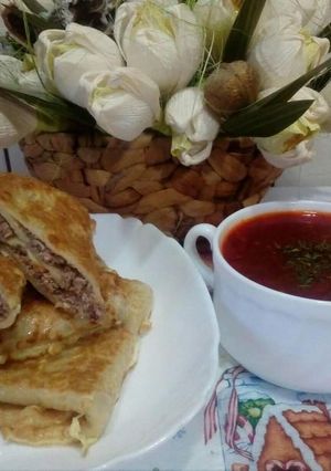 Млинці з м'ясом та "голий" борщ