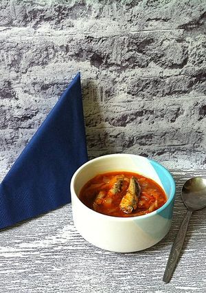 Пісний борщ з рибною консервою