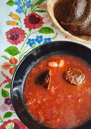 Пісний борщ з білими грибами