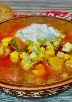 Український зелений борщ з буряком/Українська кухня