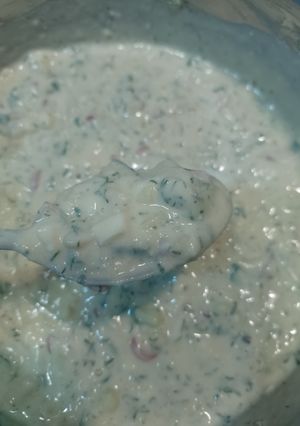 Вегетаріанська окрошка з йогуртом, кефіром та мінеральною водою