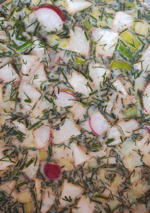 Окрошка з кількою в томатному соусі