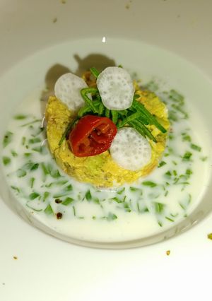 Окрошка з форелі та мідій