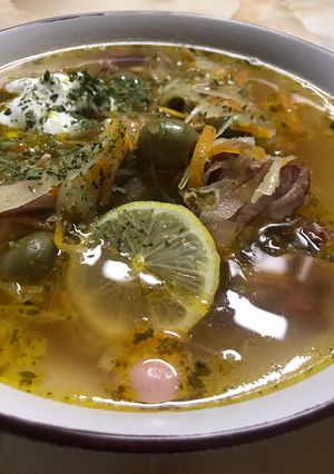 Збірна солянка з квашеною капустою