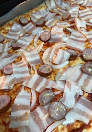 Домашня піца з беконом