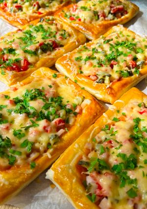 Лінива піца або слойки з шинкою