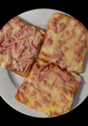 Міні піца на тостовому хлібі