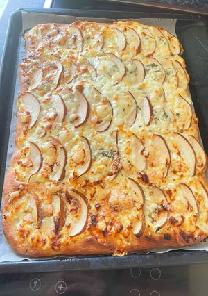 Піца 4 сири з грушею