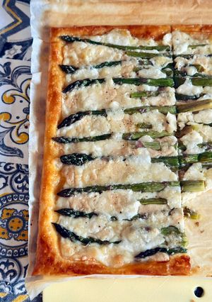 Піца з сиром та спаржею!