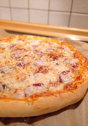 Піца з ідеальним тонким тістом