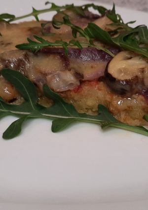 Піца на картопляному тісті