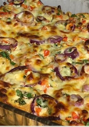 Піца-запіканка із вчорашнього хлібу