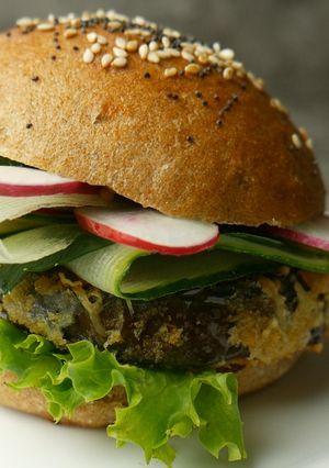 Бургер з баклажаном
