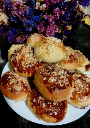 Ароматні булочки зі сливовим джемом