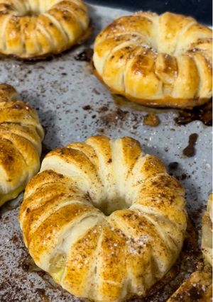 Булочка з яблуком