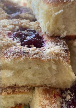 Булочки з вишнями та штрейзелем