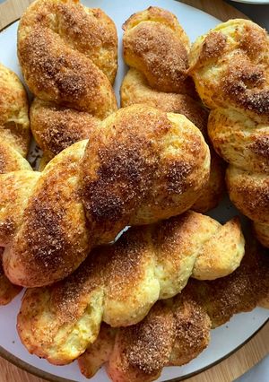 Булочки з кисломолочним сиром та корицею