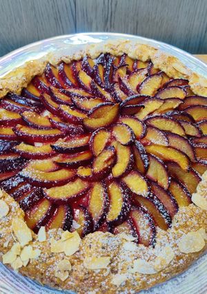 Галета на сирному тісті з сливами