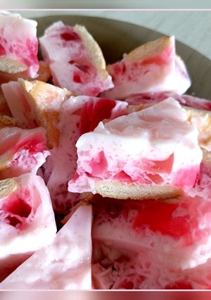 Десерт з йогуртомБите скло з крекером без випічки