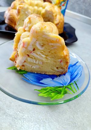 Закусочный пирог с крабовых палочек