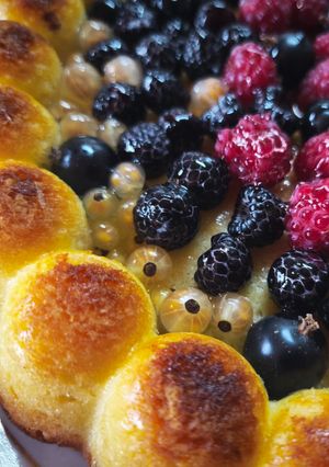 Заливний пиріг з ягодами