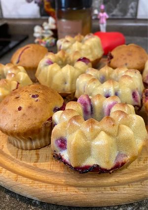 Кекси зі смородиною на кефірі