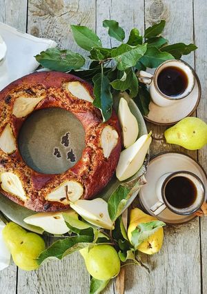 Медовий пиріг з грушами