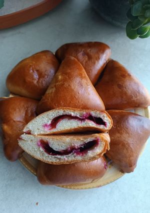 Пиріжки зі сливами